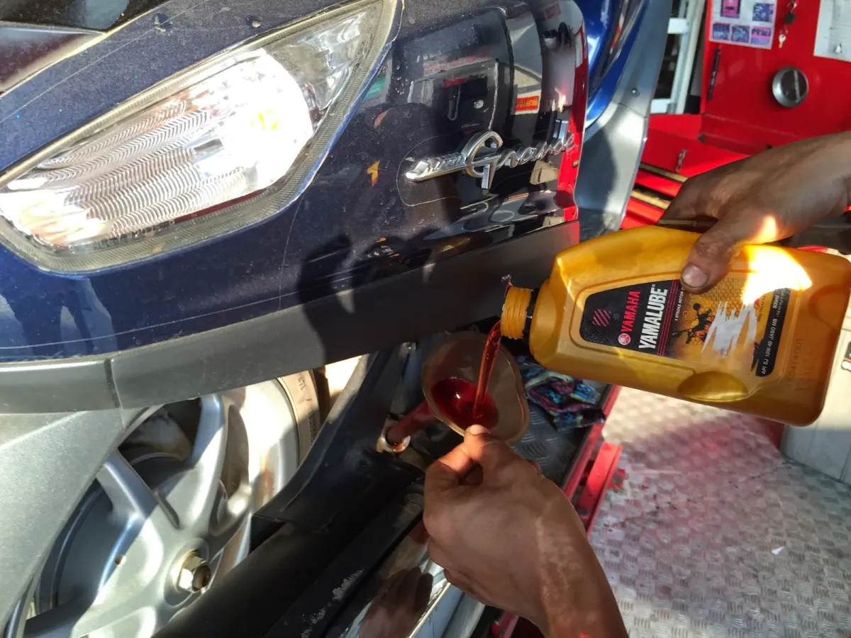 Cần bảo dưỡng xe m&aacute;y như thế n&agrave;o để đảm bảo chất lượng kh&iacute; thải?- Ảnh 1.