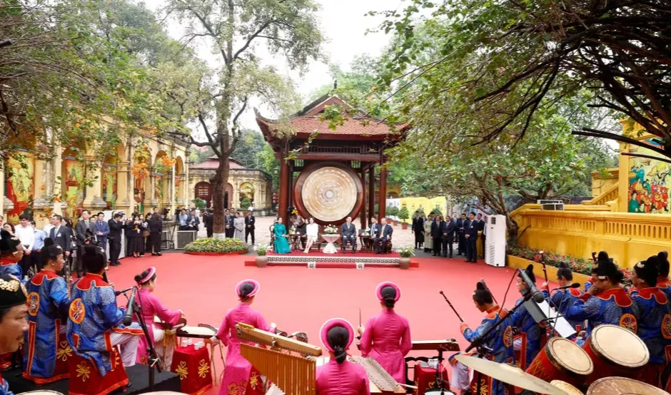 Tổng B&iacute; thư, Chủ tịch nước T&ocirc; L&acirc;m v&agrave; Phu nh&acirc;n chủ tr&igrave; Chương tr&igrave;nh hữu nghị đặc biệt tại Ho&agrave;ng Th&agrave;nh Thăng Long - Ảnh 6.