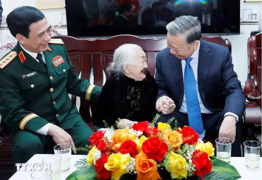 Tổng B&iacute; thư, Chủ tịch nước T&ocirc; L&acirc;m d&acirc;ng hương tri &acirc;n liệt sĩ tại Đ&agrave; Nẵng- Ảnh 2.