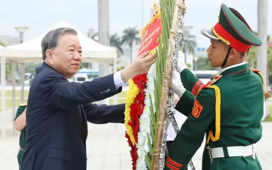 Tổng B&iacute; thư, Chủ tịch nước T&ocirc; L&acirc;m d&acirc;ng hương tri &acirc;n liệt sĩ tại Đ&agrave; Nẵng- Ảnh 1.