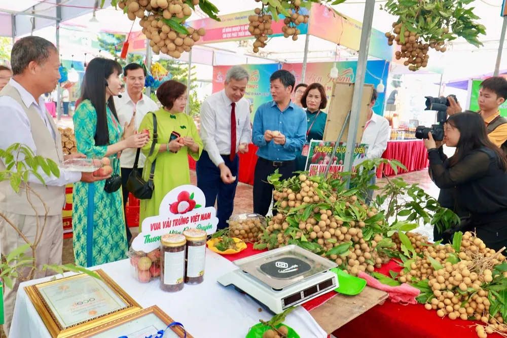 Hưng Y&ecirc;n khai mạc Li&ecirc;n hoan Ẩm thực lần thứ III, quy tụ gần 150 gian h&agrave;ng đặc sắc- Ảnh 2.