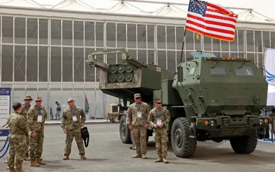 Hệ thống tên lửa pháo binh cơ động cao nằm trong gói viện trợ quân sự trị giá 700 triệu USD của Mỹ dành cho Ukraine (Ảnh: AFP/Getty)