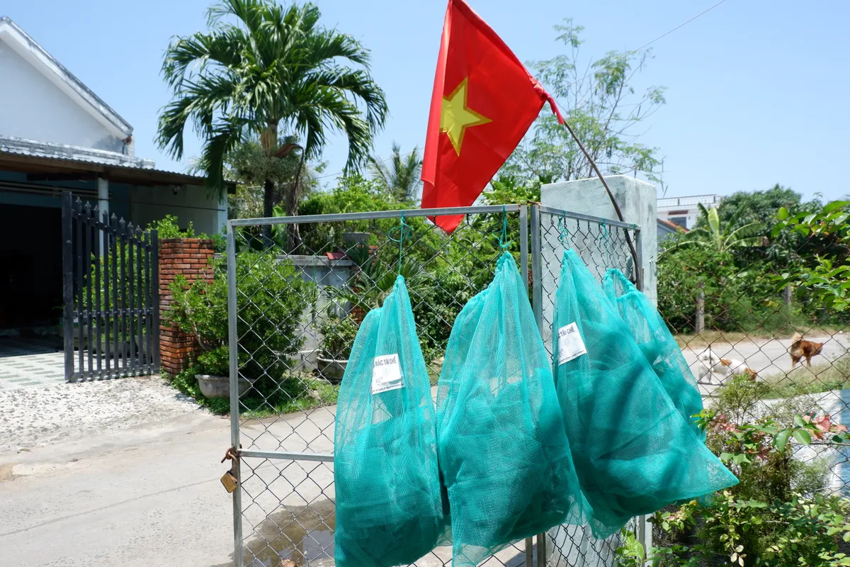 T&aacute;i chế mo cau th&agrave;nh b&aacute;t đĩa, lưới cũ th&agrave;nh t&uacute;i đi chợ- Ảnh 9.