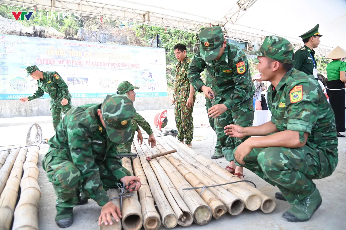 Lai Ch&acirc;u: Bộ đội Bi&ecirc;n ph&ograve;ng g&oacute;p sức giữ g&igrave;n, lan tỏa gi&aacute; trị Lễ hội Then Kin Pang - Ảnh 2.