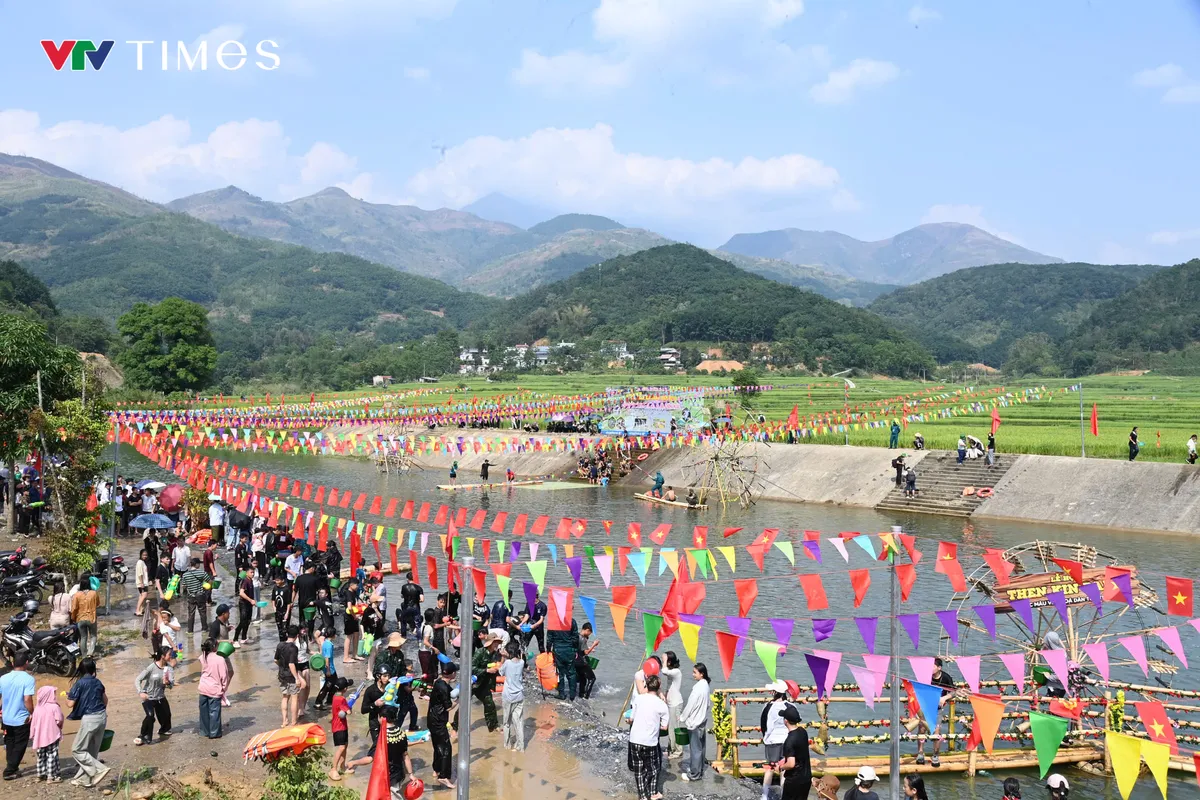 Lai Ch&acirc;u: Bộ đội Bi&ecirc;n ph&ograve;ng g&oacute;p sức giữ g&igrave;n, lan tỏa gi&aacute; trị Lễ hội Then Kin Pang - Ảnh 1.