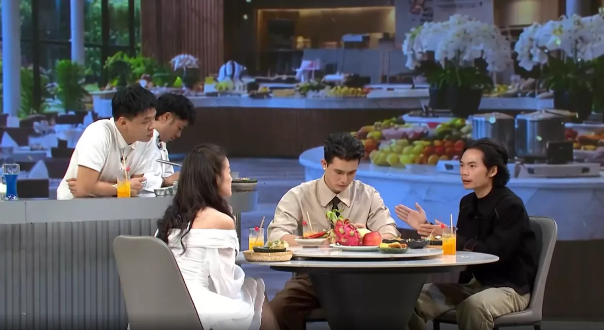 Bộ đ&ocirc;i Trần Ngọc V&agrave;ng - Uy Trần "đại n&aacute;o" Kh&aacute;ch sạn 5 sao - Ảnh 3.