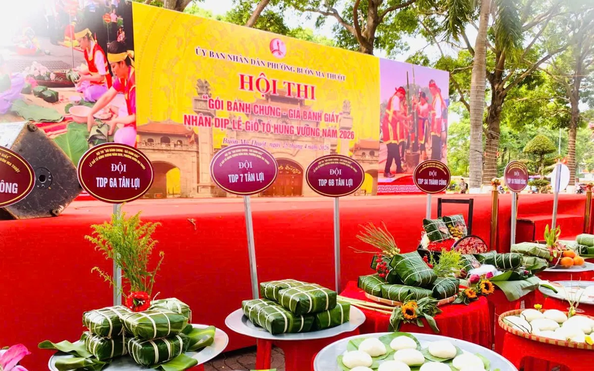 Những chiếc bánh chưng, bánh giầy được làm khéo léo tại hội thi.