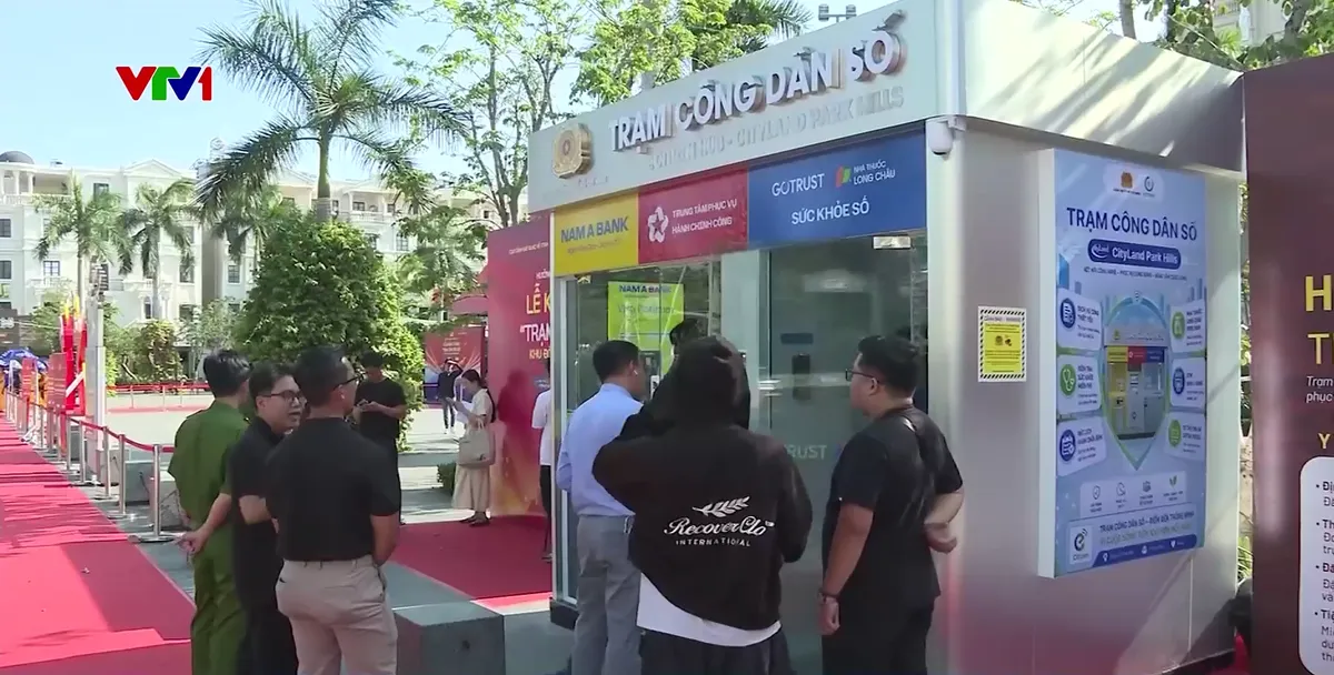 M&ocirc; h&igrave;nh "Trạm c&ocirc;ng d&acirc;n số" đưa dịch vụ h&agrave;nh ch&iacute;nh c&ocirc;ng đến gần người d&acirc;n th&agrave;nh phố Hồ Ch&iacute; Minh - Ảnh 2.