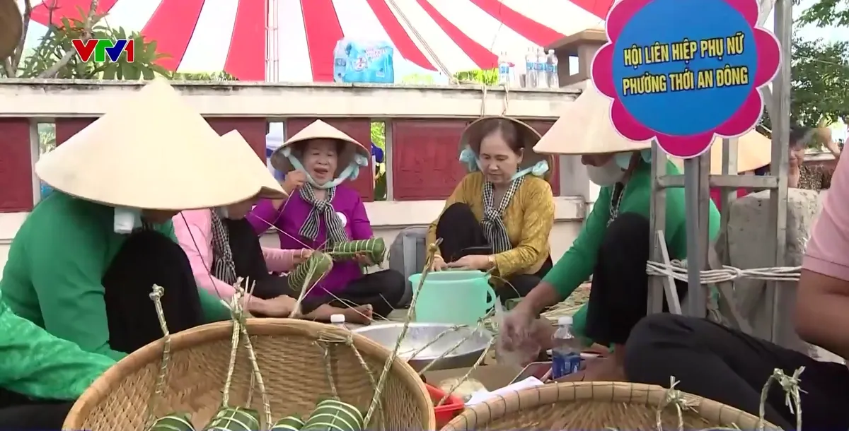 Đặc trưng văn h&oacute;a phương Nam trong lễ d&acirc;ng b&aacute;nh l&ecirc;n cội nguồn d&acirc;n tộc tại Đền thờ Vua H&ugrave;ng - Ảnh 1.