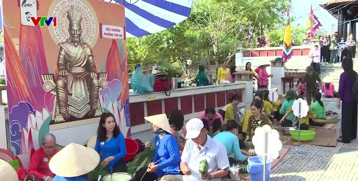 Đặc trưng văn h&oacute;a phương Nam trong lễ d&acirc;ng b&aacute;nh l&ecirc;n cội nguồn d&acirc;n tộc tại Đền thờ Vua H&ugrave;ng - Ảnh 2.
