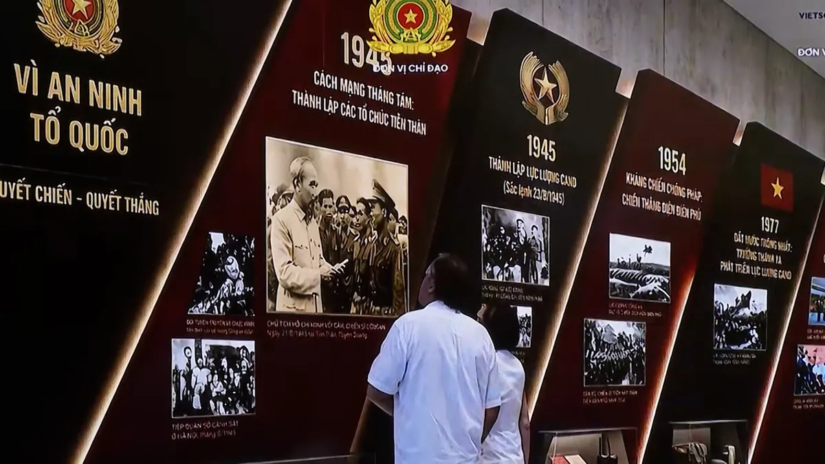 Gala &ldquo;Tổ quốc b&igrave;nh y&ecirc;n&rdquo; - Bản h&ugrave;ng ca thực cảnh tri &acirc;n lực lượng An ninh nh&acirc;n d&acirc;n- Ảnh 3.