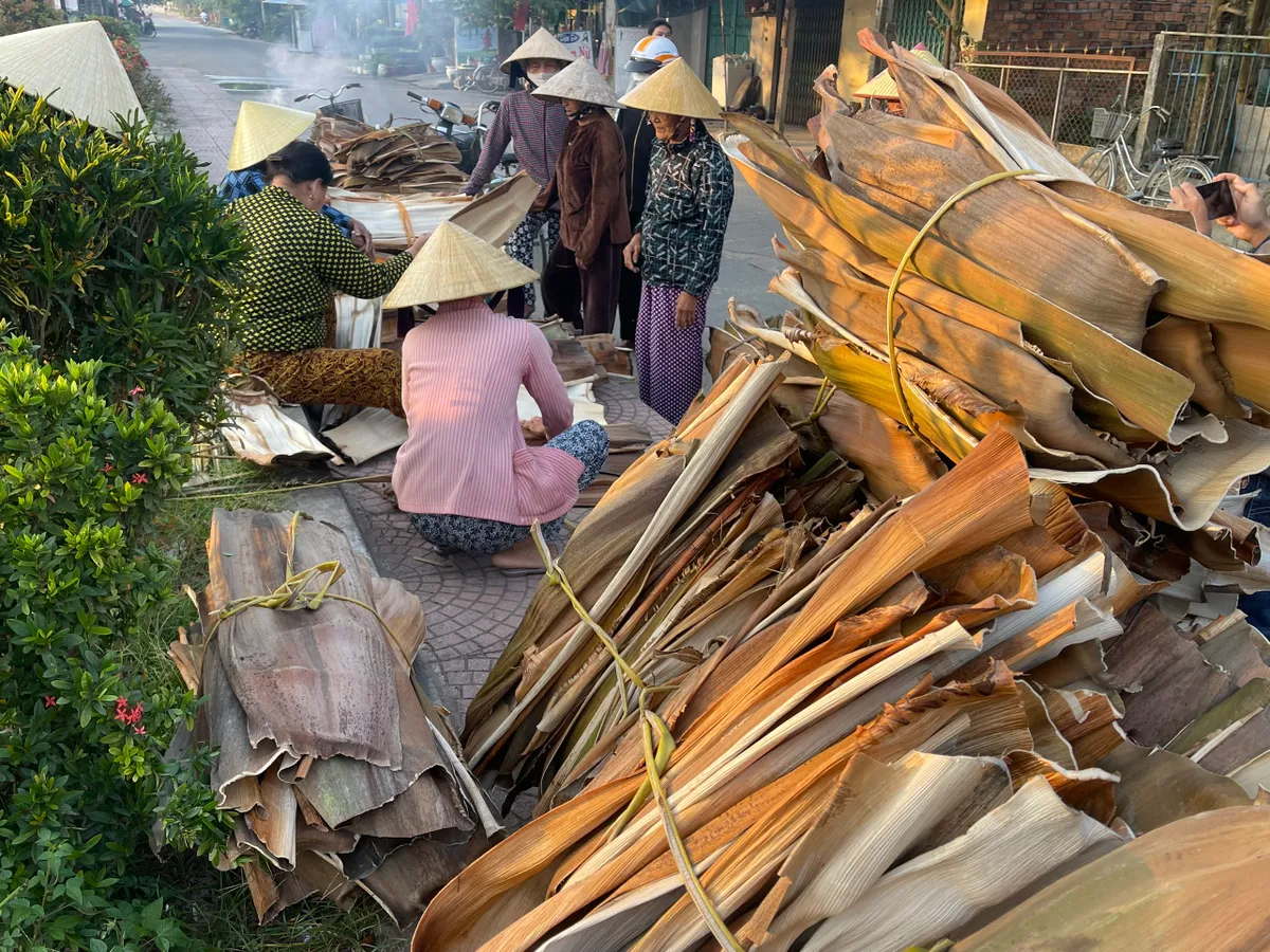 T&aacute;i chế mo cau th&agrave;nh b&aacute;t đĩa, lưới cũ th&agrave;nh t&uacute;i đi chợ- Ảnh 1.