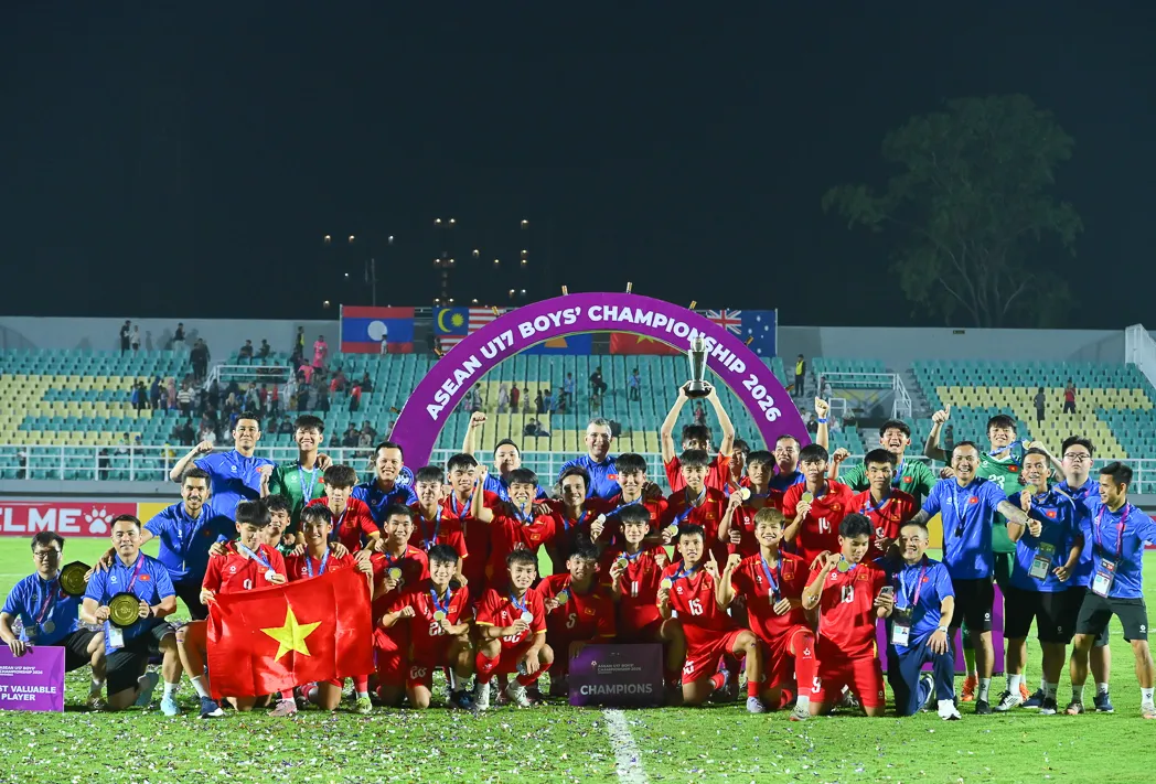 HLV Roland: "T&ocirc;i tự h&agrave;o về học tr&ograve;, nhưng mục ti&ecirc;u lớn hơn đang ở ph&iacute;a trước&rdquo;- Ảnh 2.