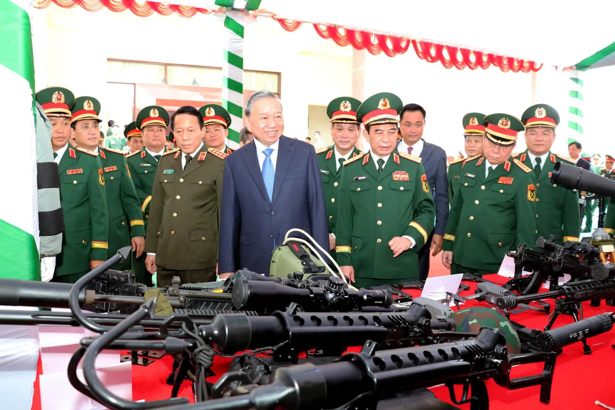 Tổng B&iacute; thư, Chủ tịch nước T&ocirc; L&acirc;m d&acirc;ng hương tưởng niệm Chủ tịch Hồ Ch&iacute; Minh tại Qu&acirc;n khu 5 - Ảnh 6.