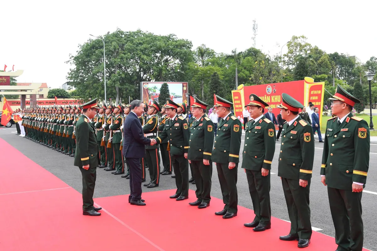 Tổng B&iacute; thư, Chủ tịch nước T&ocirc; L&acirc;m d&acirc;ng hương tưởng niệm Chủ tịch Hồ Ch&iacute; Minh tại Qu&acirc;n khu 5 - Ảnh 5.
