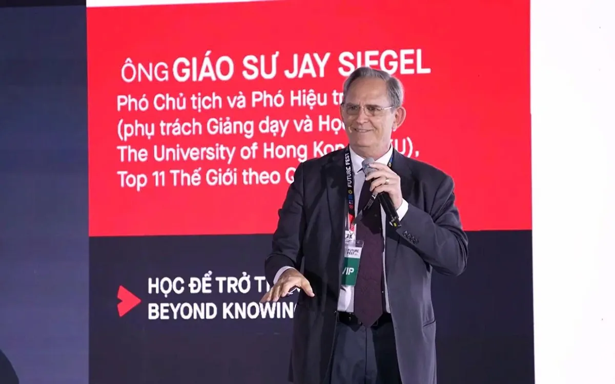 Giáo sư Jay Siegel chia sẻ tại Ngày hội.