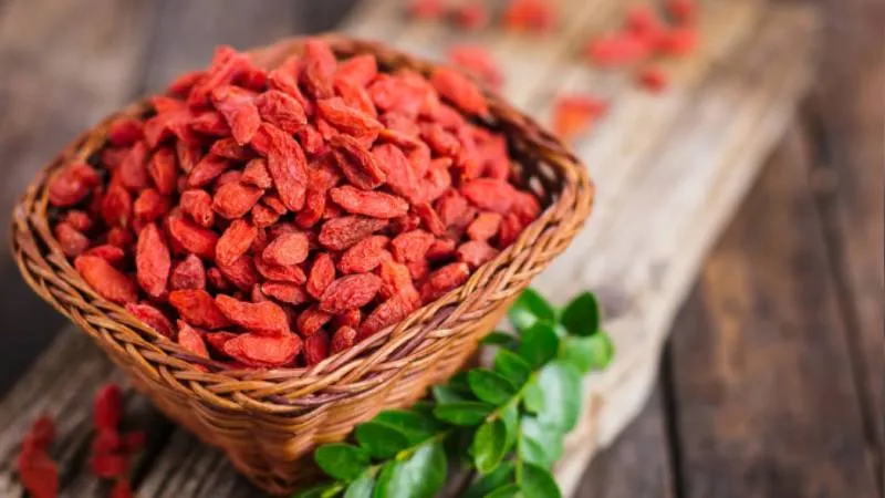 Kỷ tử &ndash; &ldquo;thần dược&rdquo; dưỡng nhan từ thi&ecirc;n nhi&ecirc;n v&agrave; c&aacute;ch sử dụng để l&agrave;n da lu&ocirc;n tươi trẻ- Ảnh 1.