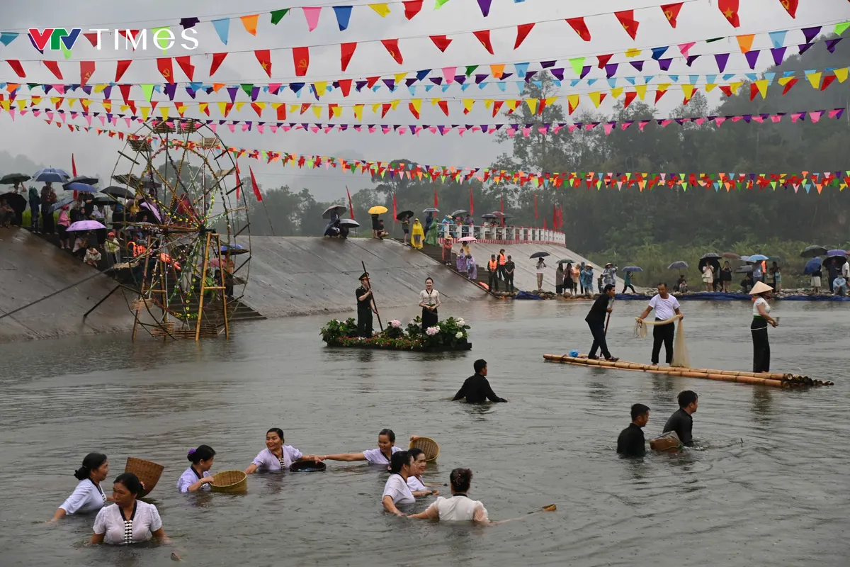 Lai Ch&acirc;u: Lời Then vọng m&atilde;i giữa đại ng&agrave;n - Ảnh 10.