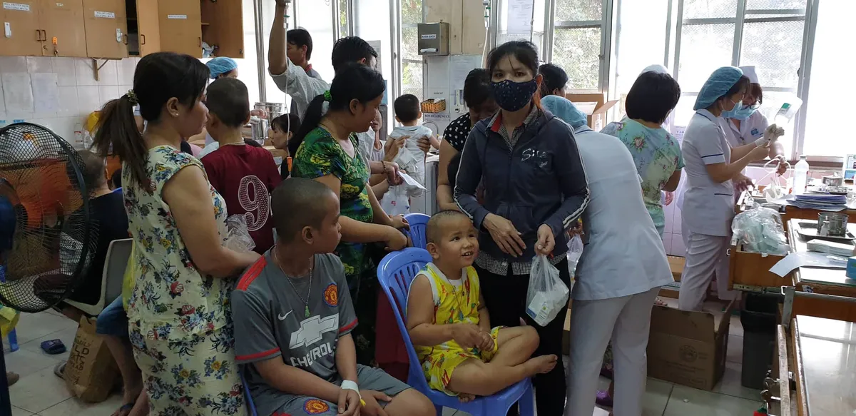 Thực phẩm bẩn: từ bữa ăn đến giường bệnh v&agrave; nỗi lo hủy hoại giống n&ograve;i- Ảnh 1.