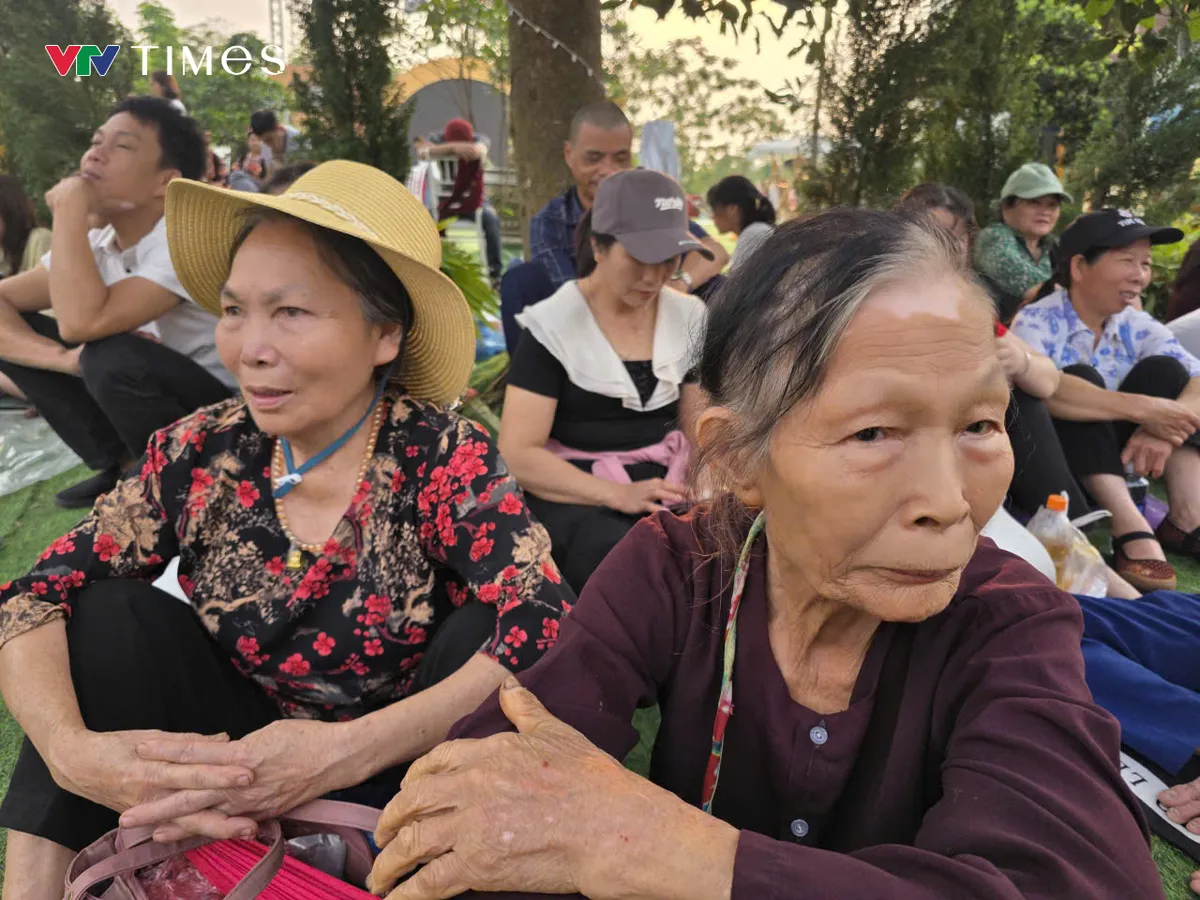 Triệu tr&aacute;i tim hướng về Đền H&ugrave;ng dịp Giỗ Tổ H&ugrave;ng Vương - Ảnh 2.