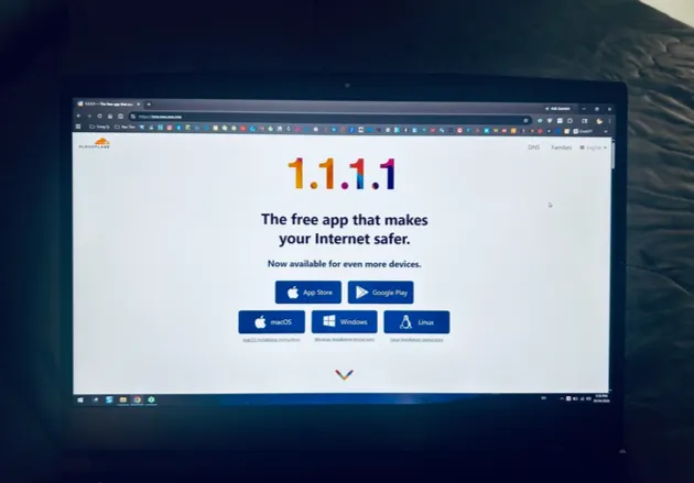 Chuy&ecirc;n gia khuyến nghị đổi DNS 1.1.1.1 sang 1.1.1.2 để chặn web độc hại cho cả gia đ&igrave;nh- Ảnh 1.
