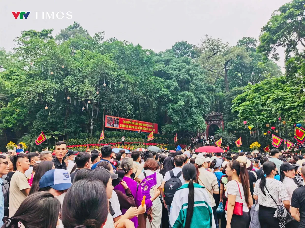 Tổng B&iacute; thư, Chủ tịch nước T&ocirc; L&acirc;m: Lan tỏa tinh thần đại đo&agrave;n kết tại Đền H&ugrave;ng - Ảnh 5.
