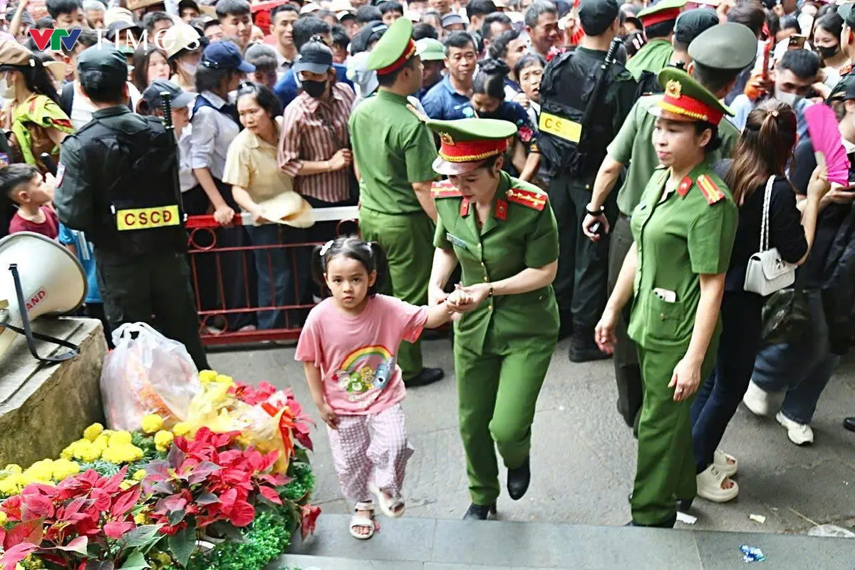 Ph&uacute; Thọ đ&oacute;n hơn 6 triệu lượt du kh&aacute;ch dịp Giỗ Tổ H&ugrave;ng Vương  - Ảnh 2.