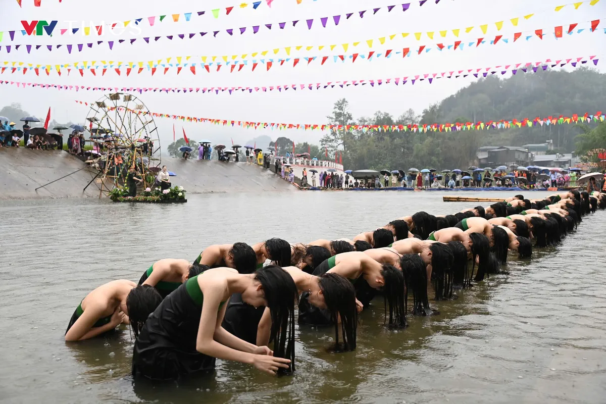 Lai Ch&acirc;u: Lời Then vọng m&atilde;i giữa đại ng&agrave;n - Ảnh 4.