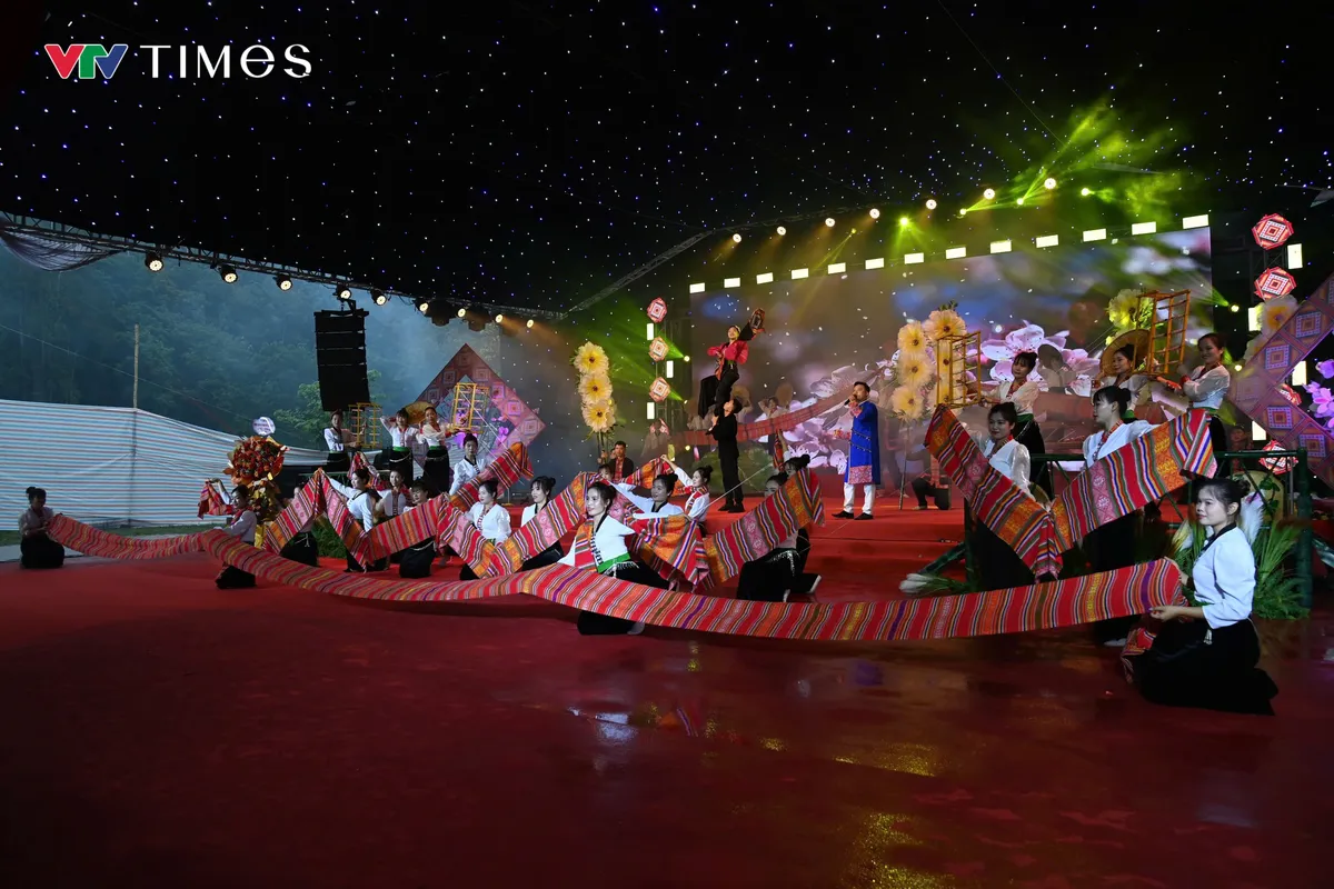 Lai Ch&acirc;u: Lời Then vọng m&atilde;i giữa đại ng&agrave;n - Ảnh 5.