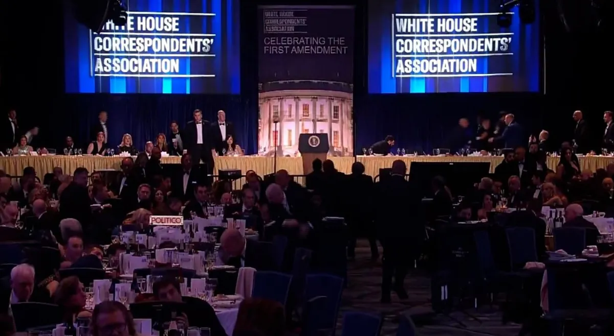 To&agrave;n cảnh vụ nổ s&uacute;ng tại bữa tiệc của Tổng thống Trump - Ảnh 5.