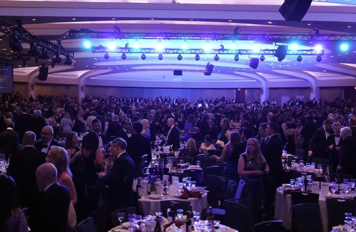 Đệ nhất phu nh&acirc;n Melania trải qua &ldquo;khoảnh khắc chấn động&rdquo; do vụ nổ s&uacute;ng tại bữa tiệc- Ảnh 2.