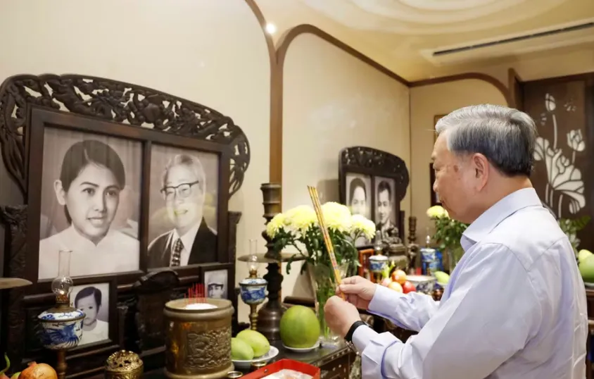 Tổng B&iacute; thư, Chủ tịch nước T&ocirc; L&acirc;m d&acirc;ng hương tưởng nhớ c&aacute;c đồng ch&iacute; l&atilde;nh đạo tiền bối- Ảnh 5.