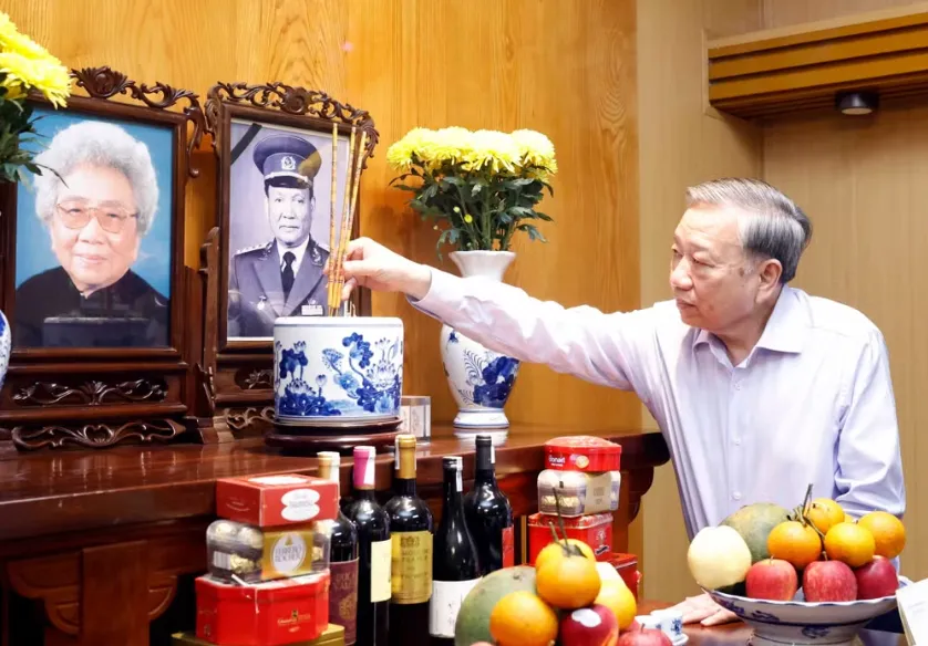 Tổng B&iacute; thư, Chủ tịch nước T&ocirc; L&acirc;m d&acirc;ng hương tưởng nhớ c&aacute;c đồng ch&iacute; l&atilde;nh đạo tiền bối- Ảnh 4.