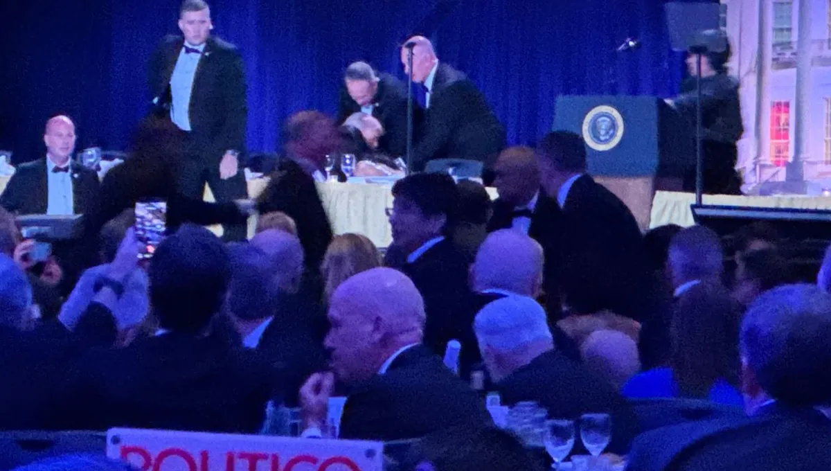 Ch&acirc;n dung nghi phạm nổ s&uacute;ng tại bữa tiệc tối của Tổng thống Trump- Ảnh 1.