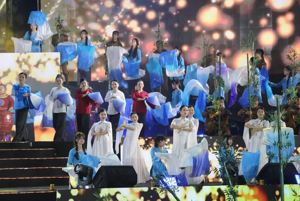 Ninh B&igrave;nh khai mạc Lễ hội Hoa Lư 2026: Linh kh&iacute; ng&agrave;n năm, vươn m&igrave;nh tỏa s&aacute;ng- Ảnh 7.