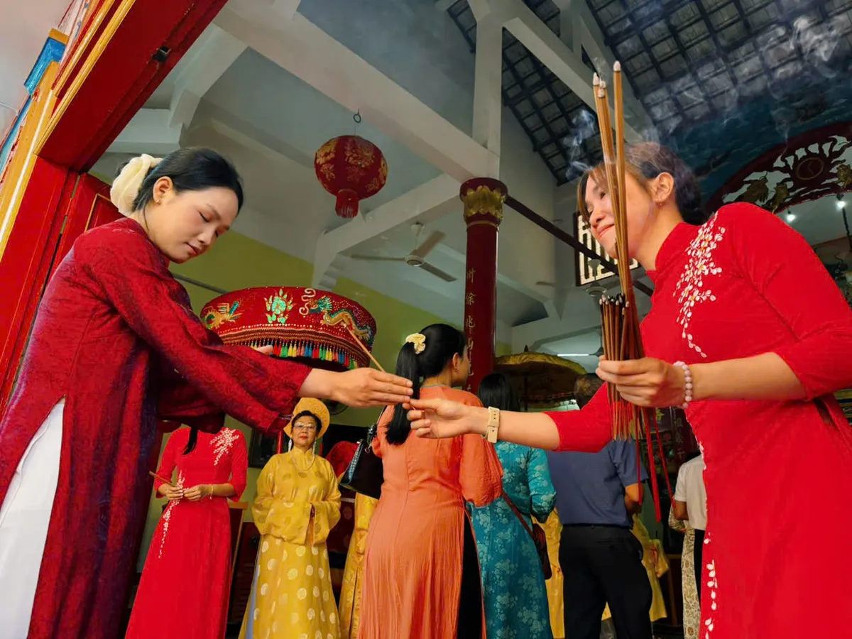 Kh&aacute;nh H&ograve;a trang trọng tổ chức lễ d&acirc;ng hương Giỗ Tổ H&ugrave;ng Vương năm 2026 - Ảnh 7.