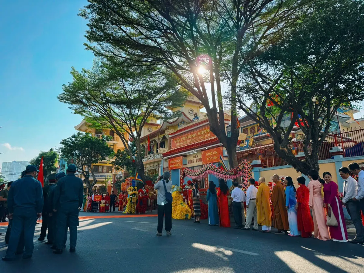 Kh&aacute;nh H&ograve;a trang trọng tổ chức lễ d&acirc;ng hương Giỗ Tổ H&ugrave;ng Vương năm 2026 - Ảnh 8.