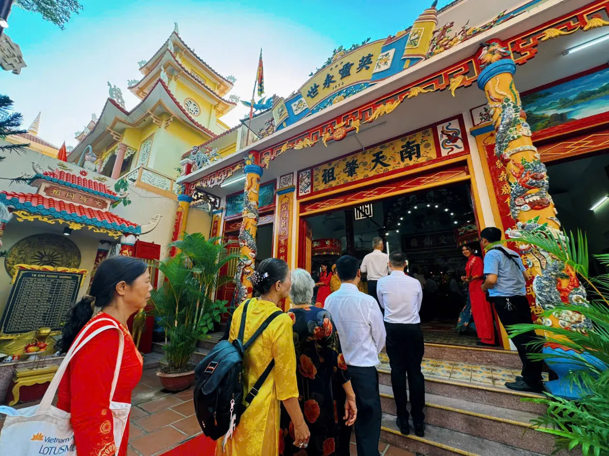 Kh&aacute;nh H&ograve;a trang trọng tổ chức lễ d&acirc;ng hương Giỗ Tổ H&ugrave;ng Vương năm 2026 - Ảnh 6.