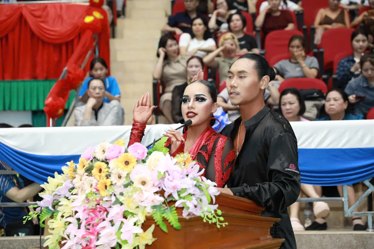 Vũ điệu vàng trên đất Tây Bắc: Khiêu vũ thể thao Cần Thơ khẳng định vị thế- Ảnh 1.