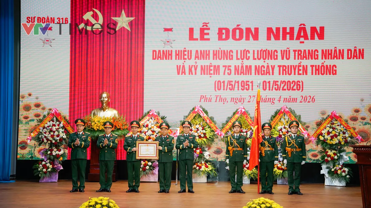 Sư đo&agrave;n 316 đ&oacute;n nhận danh hiệu Anh h&ugrave;ng Lực lượng vũ trang Nh&acirc;n d&acirc;n l&acirc;n thứ 2- Ảnh 5.