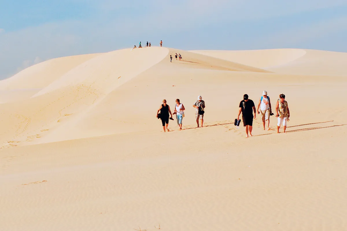 Đồi c&aacute;t Mũi N&eacute; v&agrave;o top 9 kỳ quan thi&ecirc;n nhi&ecirc;n đẹp nhất Việt Nam do Lonely Planet b&igrave;nh chọn- Ảnh 1.