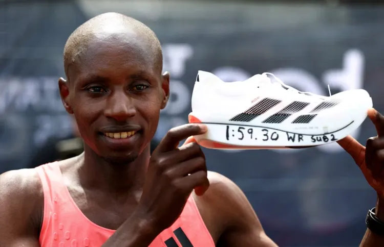 Sabastian Sawe và cú chạy 1 giờ 59 phút 30 giây: Từ cậu bé nghèo Kenya đến người xóa sổ ranh giới 2 giờ marathon- Ảnh 1. Sabastian Sawe và cú chạy 1 giờ 59 phút 30 giây: Từ cậu bé nghèo Kenya đến người xóa sổ ranh giới 2 giờ marathon- Ảnh 1.