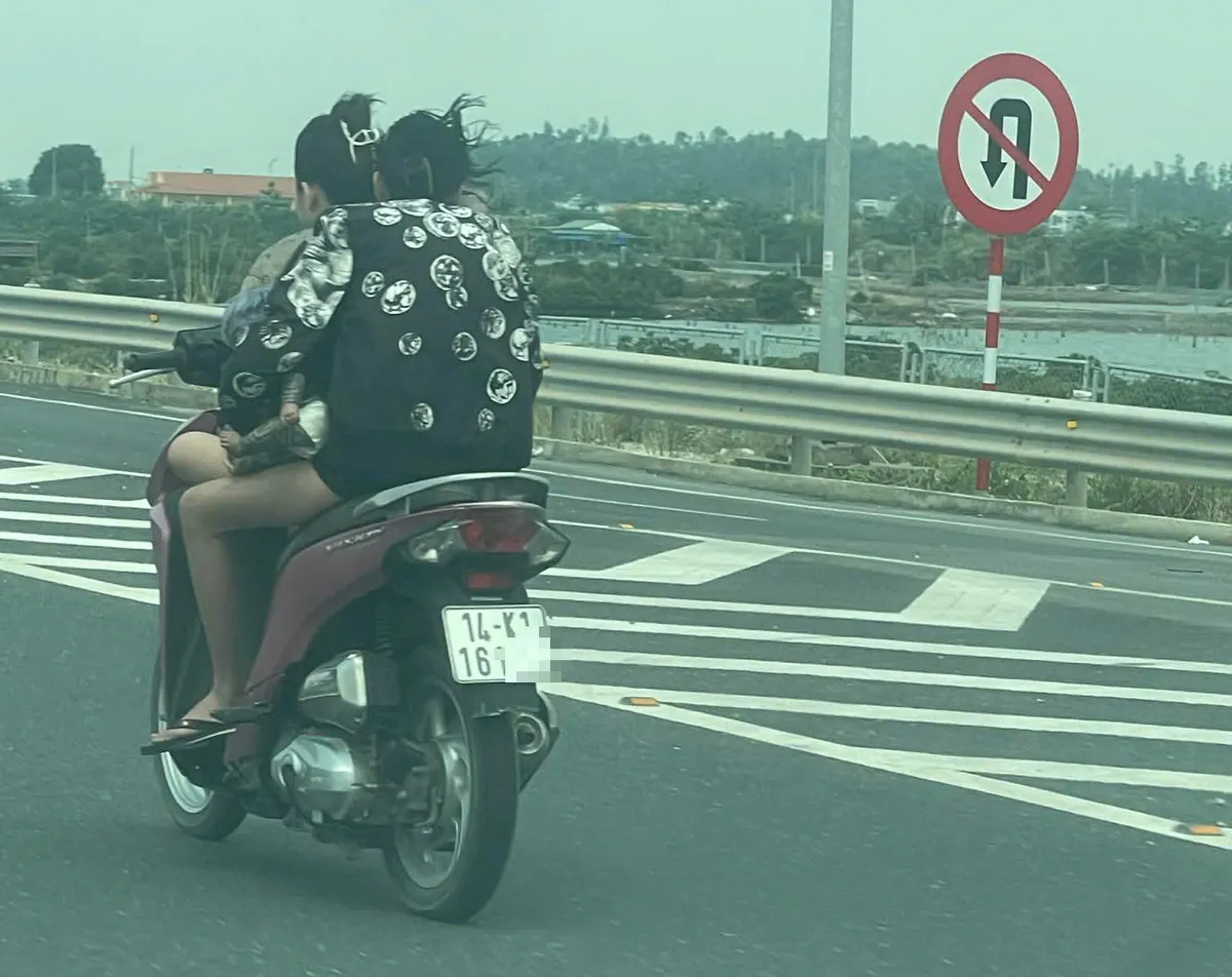 Thiếu nữ 16 tuổi chạy xe m&aacute;y ngược chiều tr&ecirc;n cao tốc, 3 người bị phạt 16,5 triệu đồng- Ảnh 1.