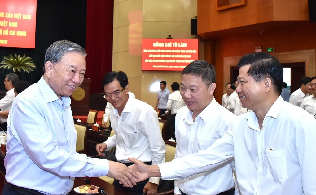 Tổng B&iacute; thư, Chủ tịch nước T&ocirc; L&acirc;m biểu dương ch&iacute;nh s&aacute;ch miễn ph&iacute; xe bu&yacute;t của TPHCM- Ảnh 1.