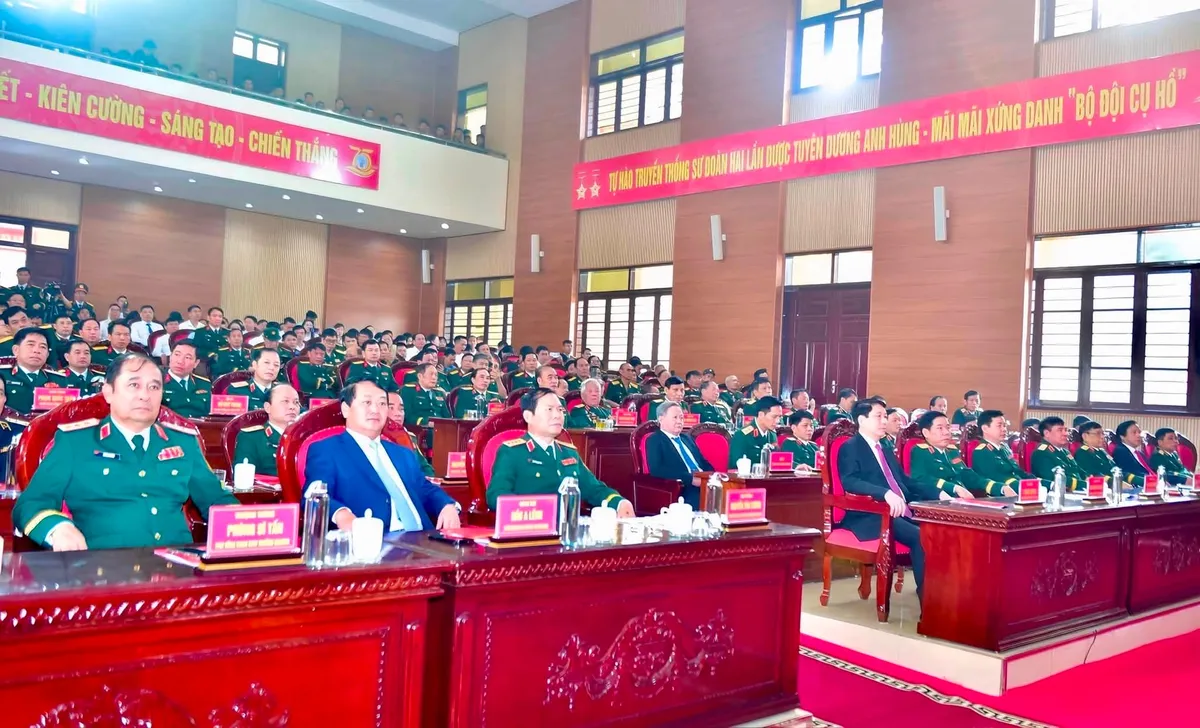 Sư đo&agrave;n 316 đ&oacute;n nhận danh hiệu Anh h&ugrave;ng Lực lượng vũ trang Nh&acirc;n d&acirc;n lần thứ hai, kỷ niệm 75 năm ng&agrave;y truyền thống- Ảnh 2.