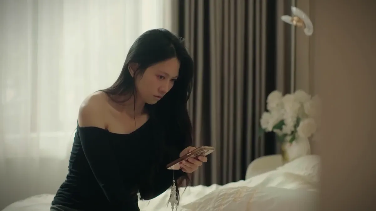 Bước ch&acirc;n v&agrave;o đời - Tập 28: C&ocirc; Giang ngất xỉu, Minh tr&egrave;o cổng giải cứu- Ảnh 1.