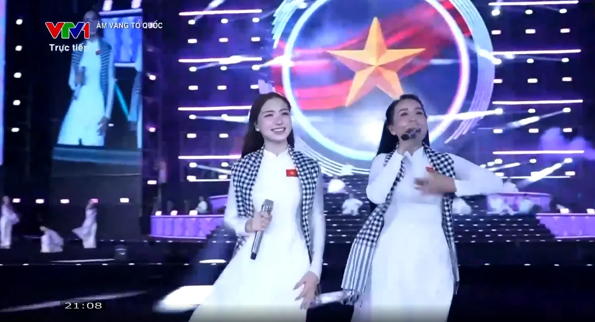 H&ograve;a Minzy v&agrave; Cẩm Ly h&ograve;a giọng đầy cảm x&uacute;c trong ca kh&uacute;c "Người Việt m&igrave;nh thương nhau"- Ảnh 1.