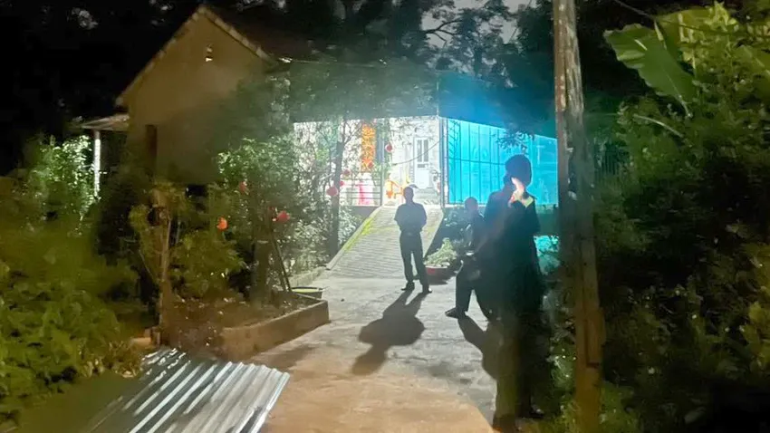 Người phụ nữ tử vong tại nh&agrave; ri&ecirc;ng với nhiều vết thương, ph&aacute;t hiện dao b&ecirc;n cạnh thi thể - Ảnh 1.