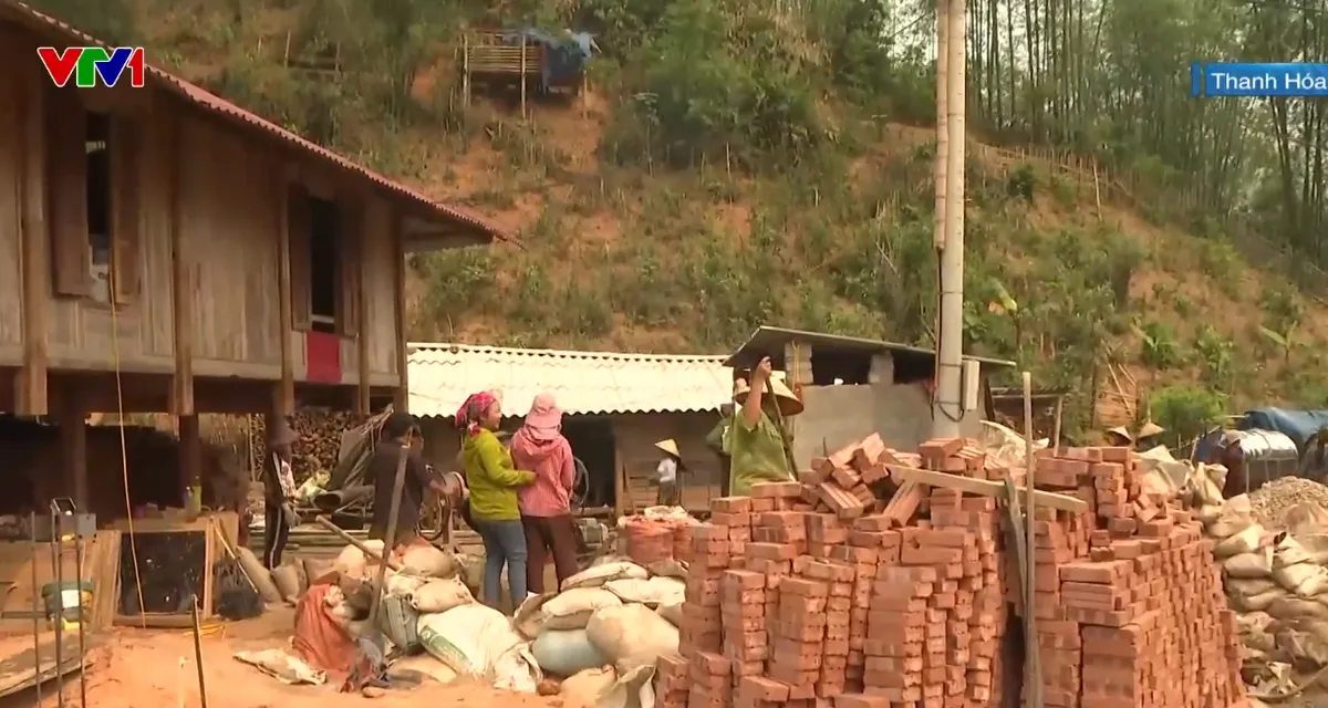 Nhiều hộ đồng b&agrave;o d&acirc;n tộc thiểu số ở Thanh H&oacute;a &ocirc;m nợ v&igrave; t&aacute;i định cư - Ảnh 1.