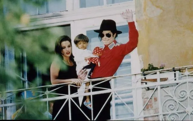 Michael và Lisa Marie ở Budapest. (Ảnh: Getty Images)